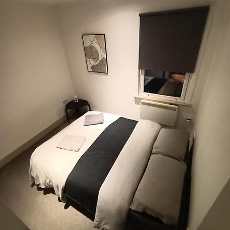 Lovely 1 Bedroom Apartment In Londres Extérieur photo