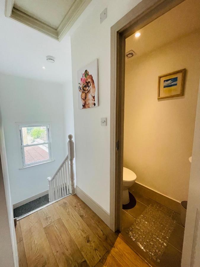 Lovely 1 Bedroom Apartment In Londres Extérieur photo