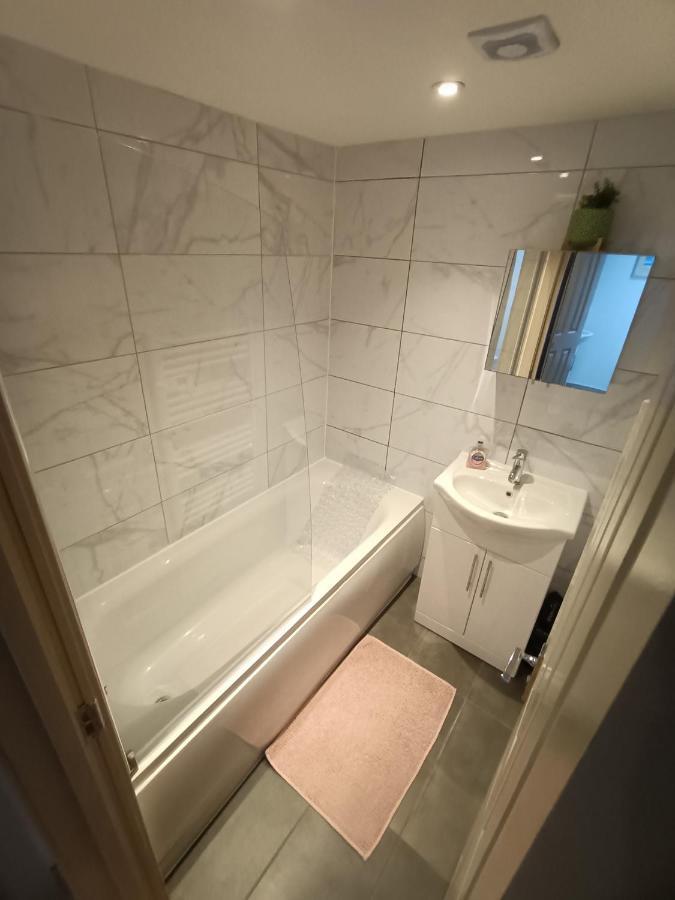 Lovely 1 Bedroom Apartment In Londres Extérieur photo